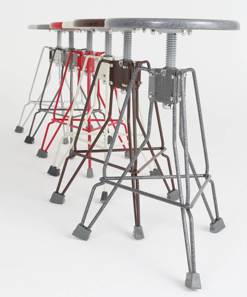 お部屋の主役的存在に。ダルトンのスツール「クリッパー2