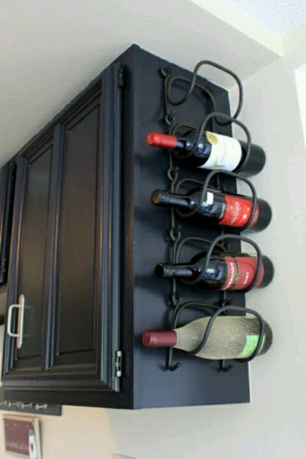 weinregal-selber-bauen-montiert-am-schrank