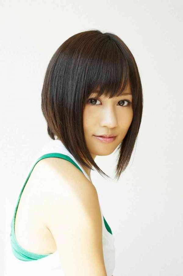 ストレートの前下りボブ