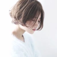 ショートヘアはおしゃれ上級者の証♡ふんわりショートで透明感のあるモテ女に変身！