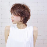 春の気分を先取り！クールで可愛い今どきウルフヘアで大人かわいいスタイル♡