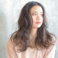 2017年もトレンドのモテるヘアスタイル☆「センターパート」で大人っぽく