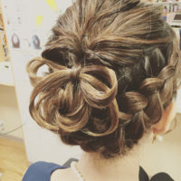 アレンジ好きさん必見！ヘアアクセサリーを使わず髪の毛でリボンを作ってみよう！