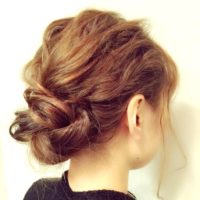 手が込んで見えるけど実はお手軽♪大人のきれいめヘアはシニヨンでキマる！