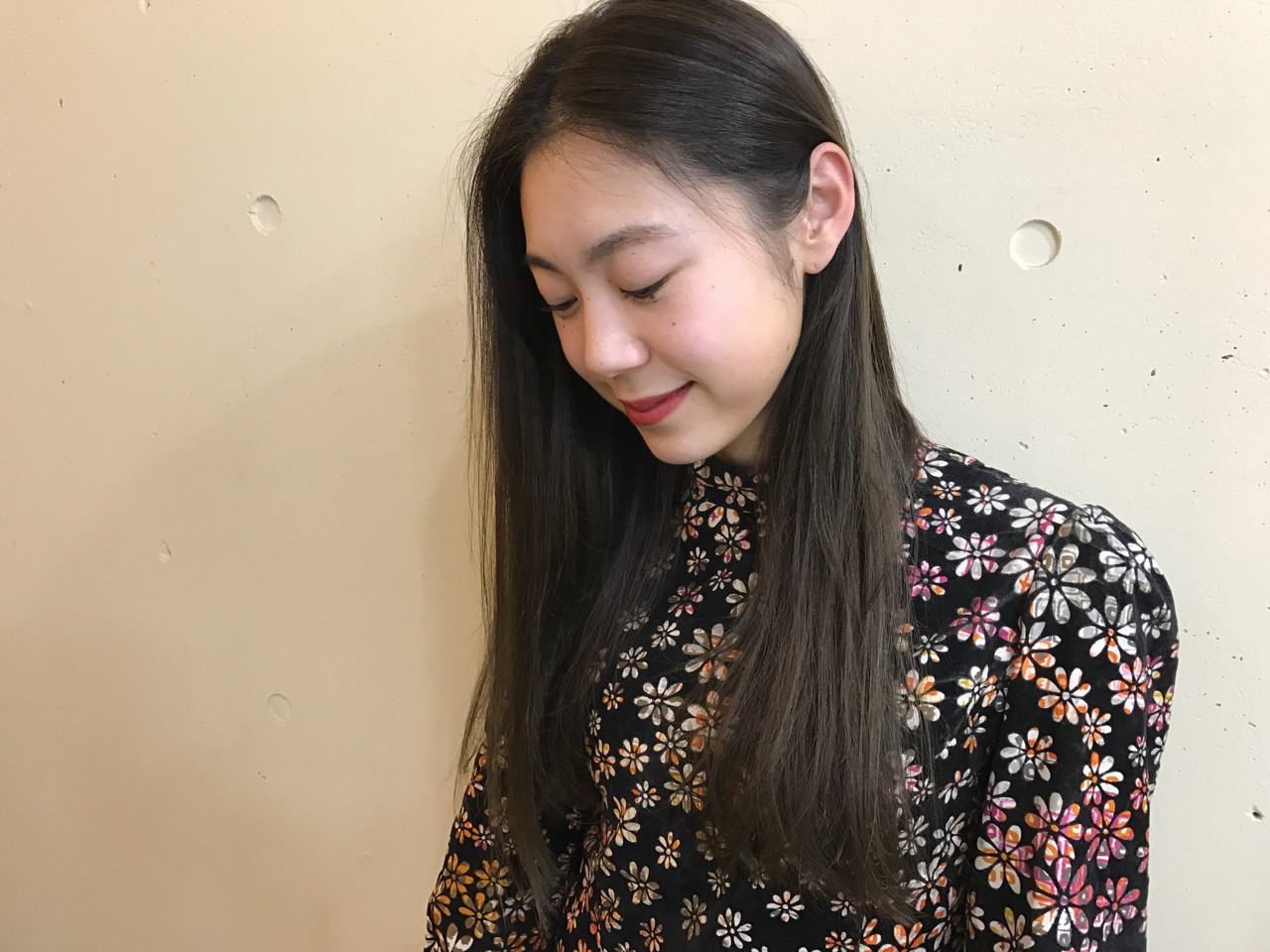 ロングの髪型！ストレートをヘアカラーでアレンジ