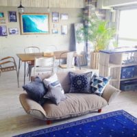 暑い夏！ブルーアイテムを部屋にプラスして涼しく見えるコーデをしてみよう！