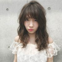 風になびく軽やかな巻き髪！オータムヘアスタイル♪