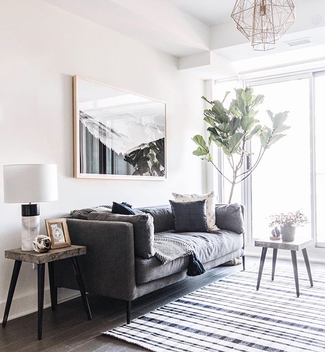 ラグのサイズ選びに迷っている方必見 ソファ テーブルとのラグのベストなバランスをご紹介 Folk