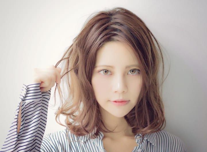 ボブヘアの伸ばしかけ前髪スタイル６