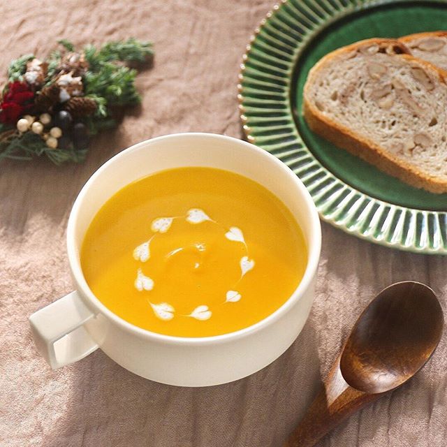 温かくて美味しいスープでほっこり 寒い冬を乗り切れるスープと器たち Folk