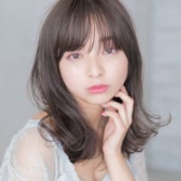 肩で揺れる髪が女性を可愛くする♡テイスト別大人のモテミディアムヘア特集