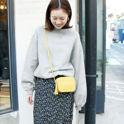 お財布とスマホだけを入れて 1万円以下で買える高見えミニバッグ15選 Folk