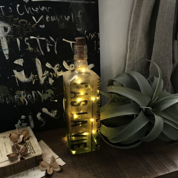 セリアのコルク栓ledライトと空き瓶で照明を簡単リメイク Folk