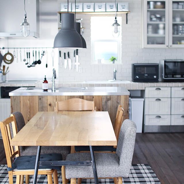 みんなが悩む ペンダントライトとダイニングテーブルのバランスを解説 Folk