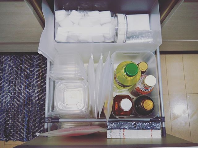 タッパー収納　引き出し１２