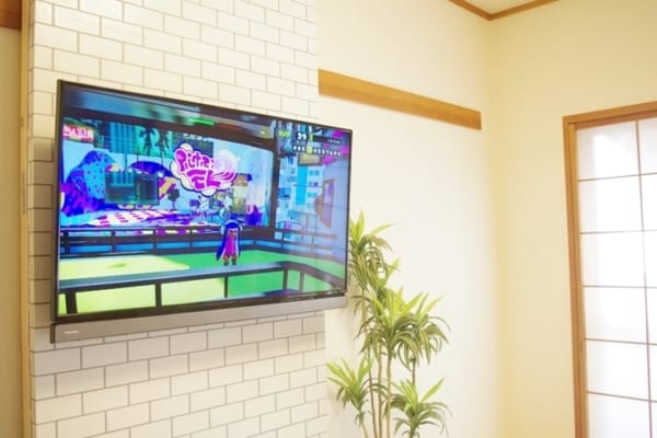 壁掛けテレビにも