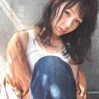 脱力系ヘアで大人の色気たっぷり♪アンニュイな暗髪ヘアスタイル