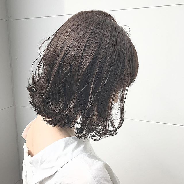 長めボブのおしゃれなヘアスタイル１８