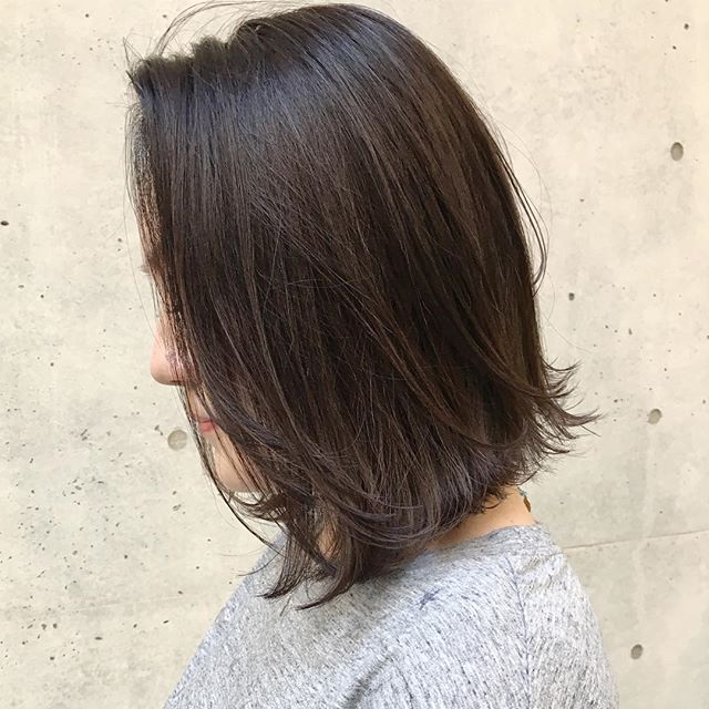 長めボブのおしゃれなヘアスタイル３５