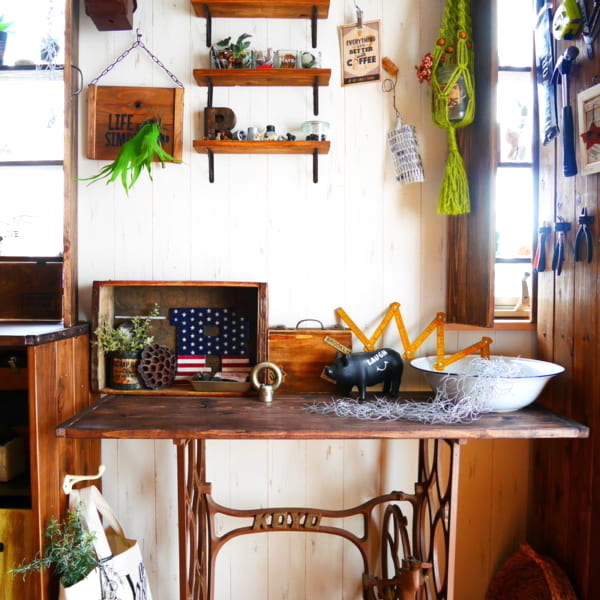 ミシン台をリメイク！古き良きアイテムをおしゃれに飾ろう♪ | folk