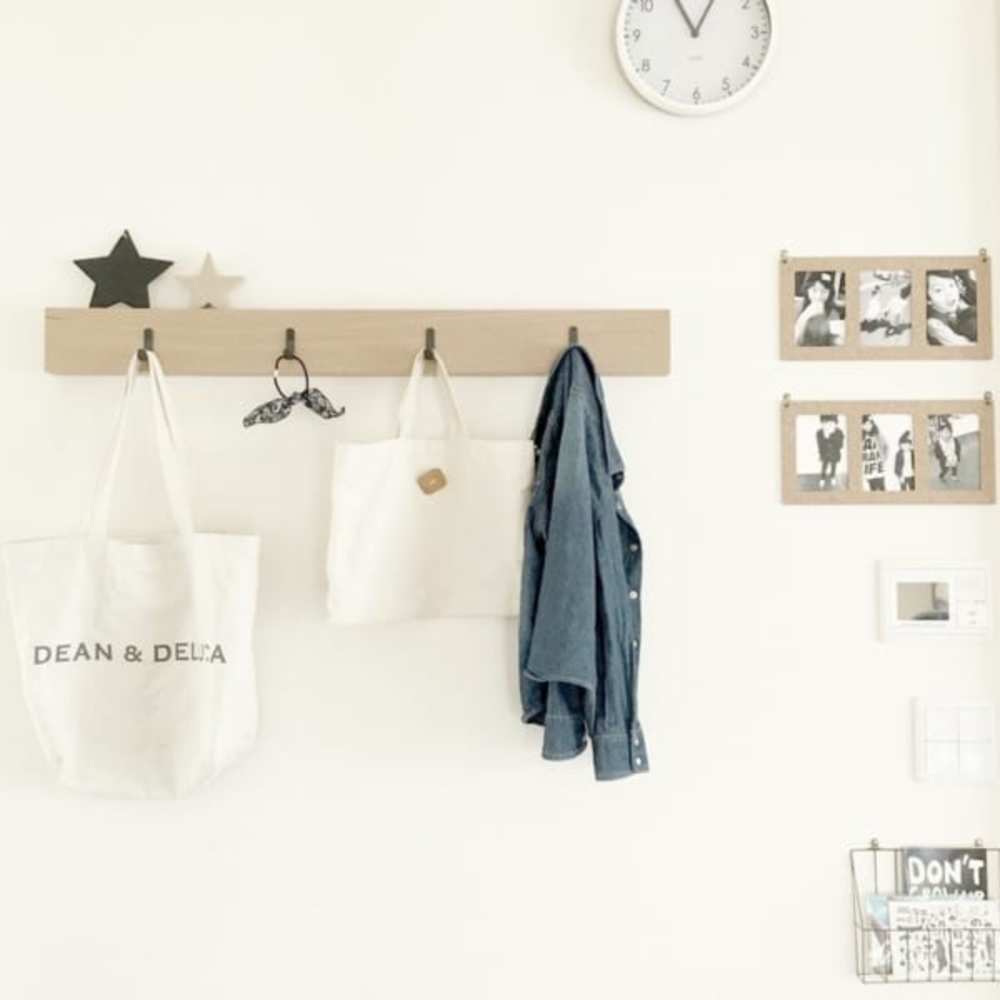 インテリアとしてもおしゃれ見え抜群 ハンガーフックのdiyアイディアをご紹介 Folk