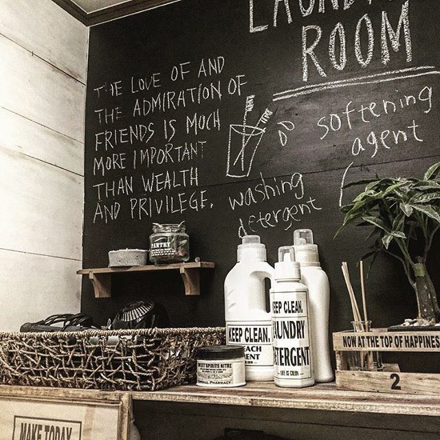 洗濯機周りの生活感を適度に隠す ランドリースペースのおしゃれなしつらえ方 Folk