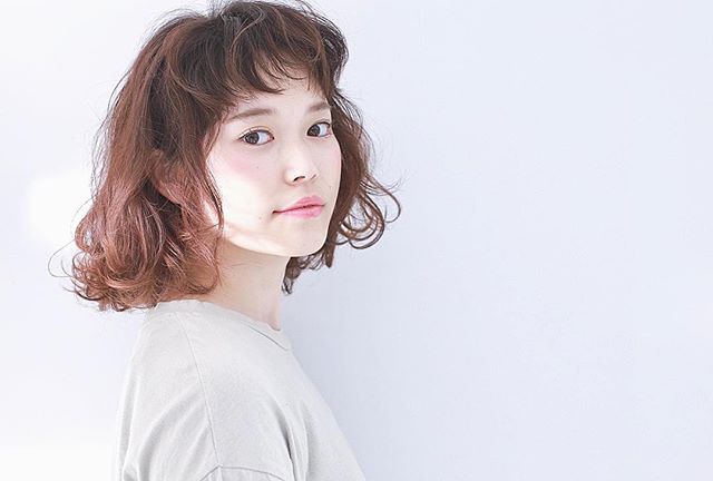 大人女性に合うボブヘアのオン眉4