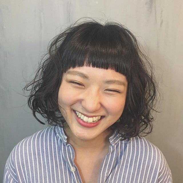 大人女性に合うボブヘアのオン眉14