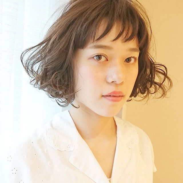 大人女性に合うボブヘアのオン眉3