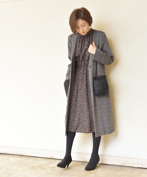小花柄プチハイネックワンピース
