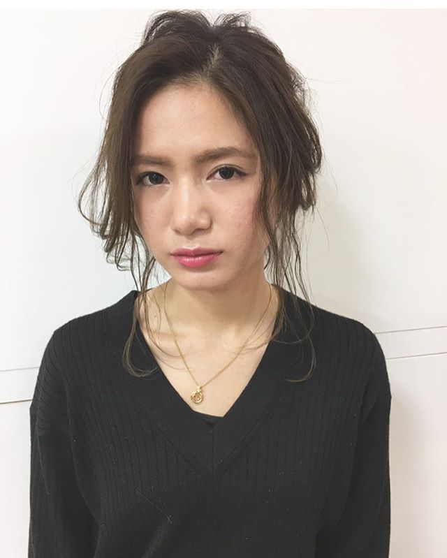 丸顔さんにおすすめのロングヘアアレンジ３