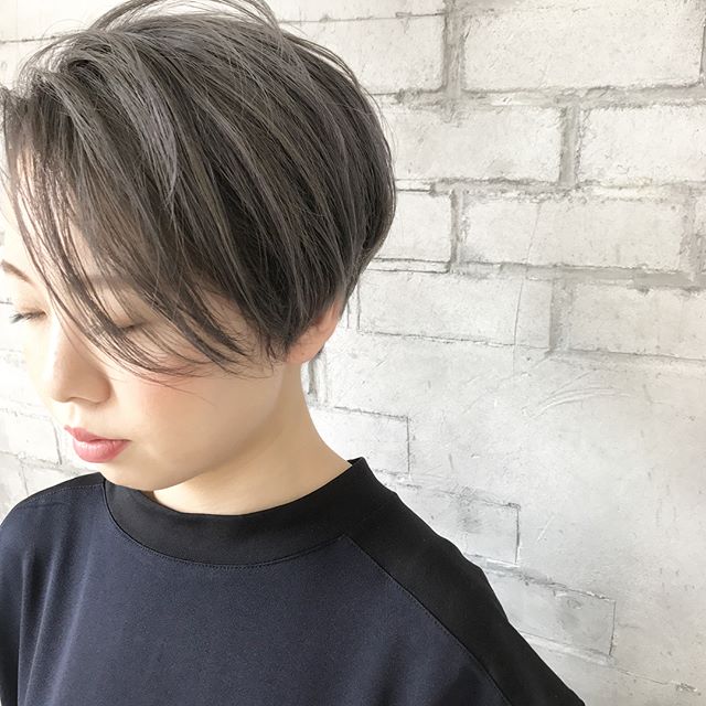 グレーアッシュ系ヘアカラー