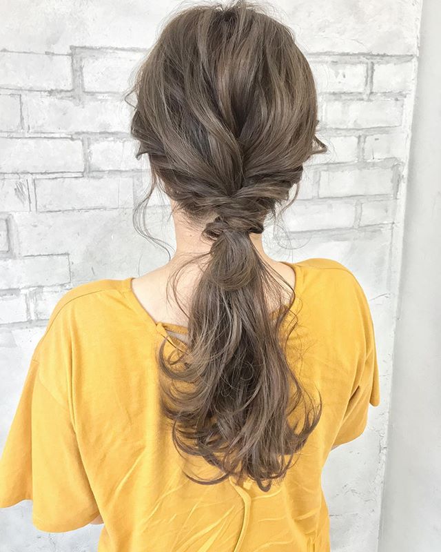 オフィスにしたいひとつ結びヘアアレンジ5