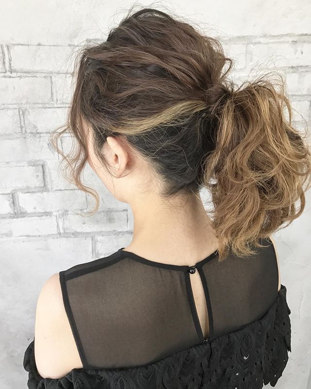 女子会にしたいひとつ結びヘアアレンジ