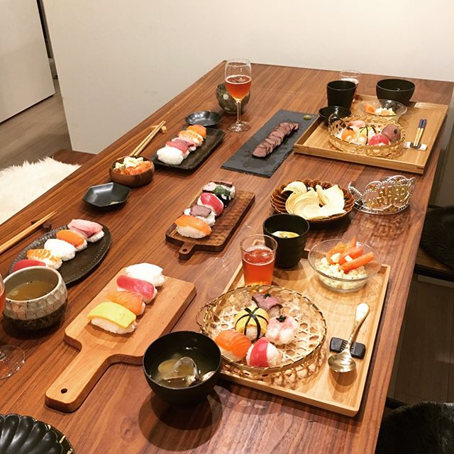 おしゃれで華やかな食卓風景９