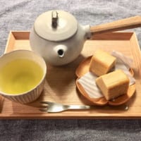 【連載】おうちカフェを楽しむ♪「無印良品」の角形トレーでティーセットを収納しよう