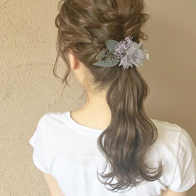 ドレスに合わせたいイマドキヘアアレンジ