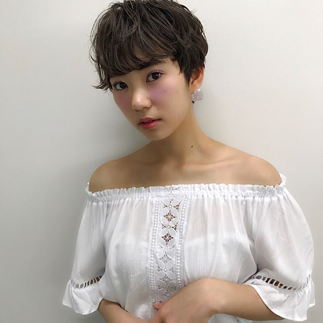 ショートヘアが似合う顔２２