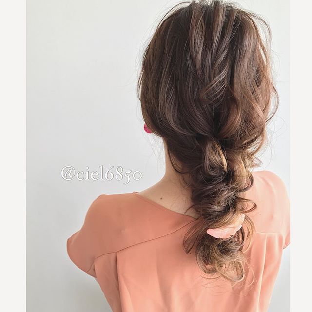 なみウェーブベースでヘアアレンジ2