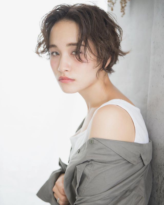 暗髪×ボブスタイルで大人の魅力を12