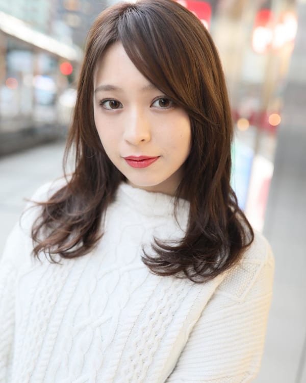 ちょっと軽めの可愛いヘアスタイル♡