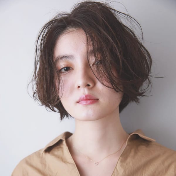 ショートヘアのセンター分け9