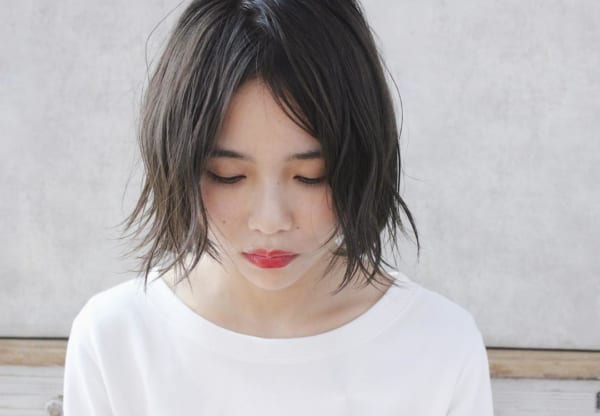 ショートヘアのセンター分け13