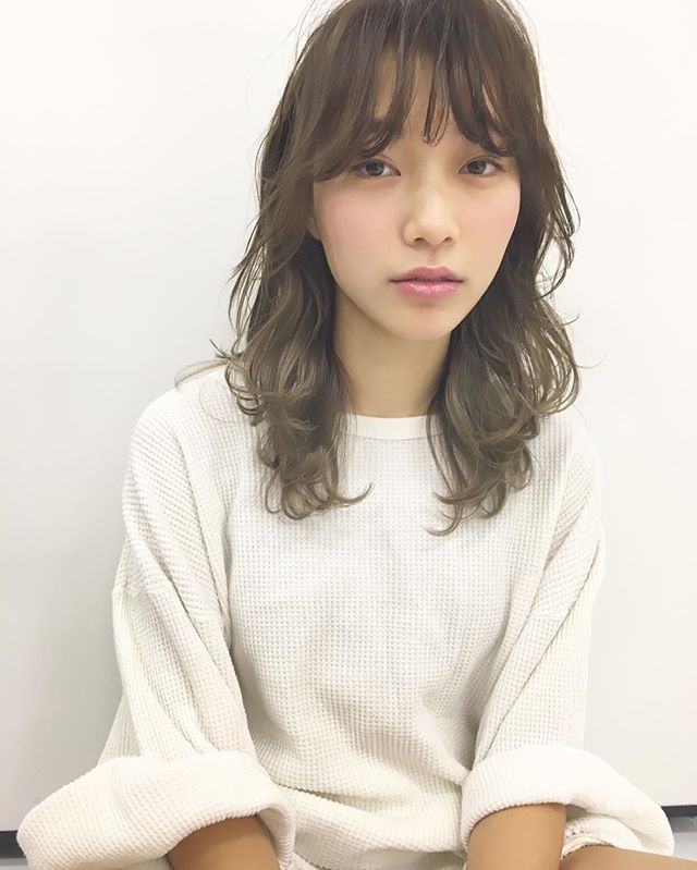 外国人風ヘアスタイル ミディアム〜セミディ4