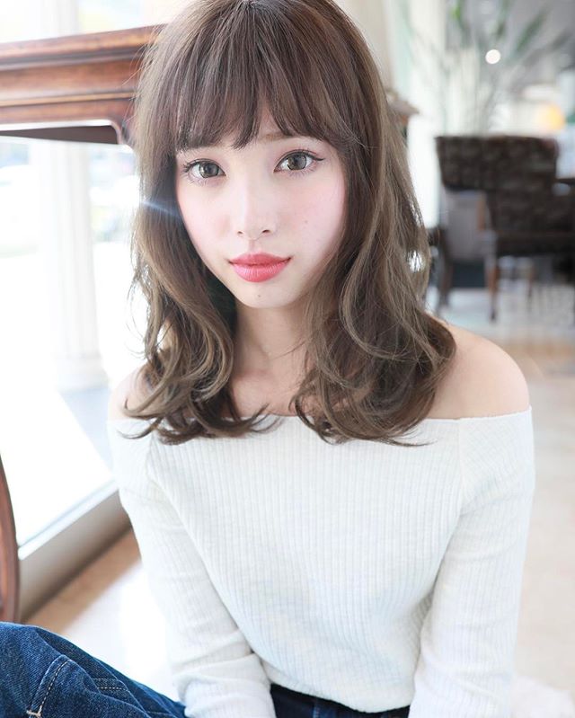 大人女子　ヘアスタイル　フェミニン５