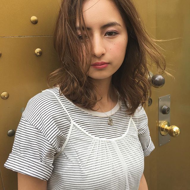 前髪なしの大人カッコいいヘアスタイルで可愛いを卒業1