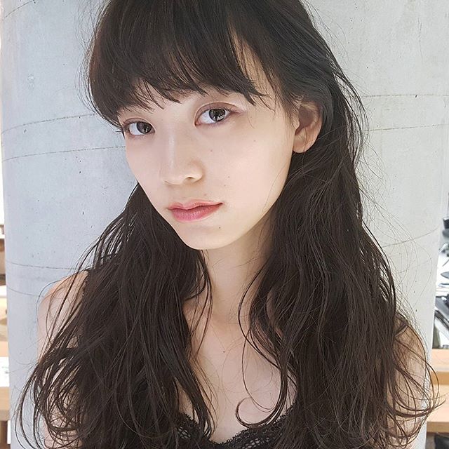 前髪ありの大人かわいいスタイル5