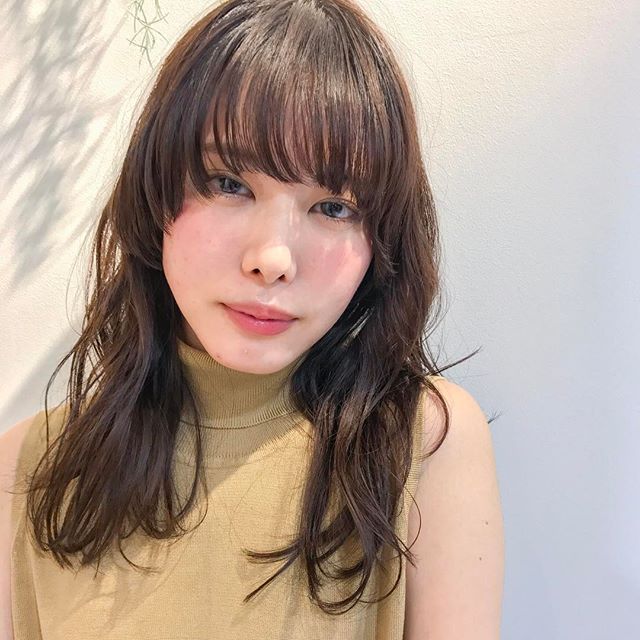 前髪ありの大人かわいいスタイル6