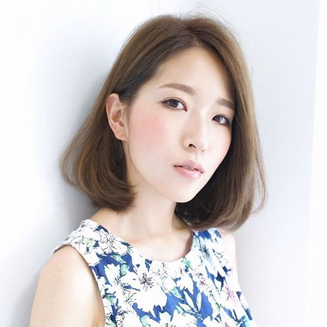 大人女子　ヘアスタイル　ナチュラル