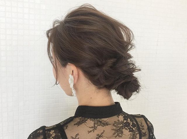 春の結婚式のお呼ばれヘアアレンジ８